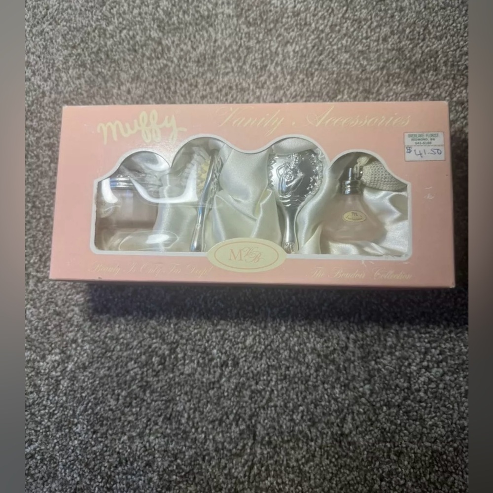 Muffy Beauty Only Fur Deep Boudoir Collection NIB Mirror Brush Power - Picture 2 of 4